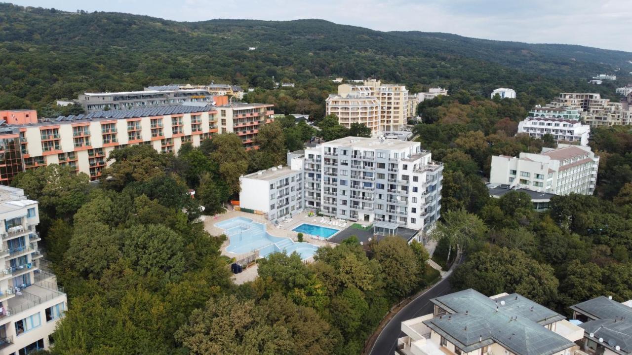 Apartments Yalta ゴールデンサンド エクステリア 写真