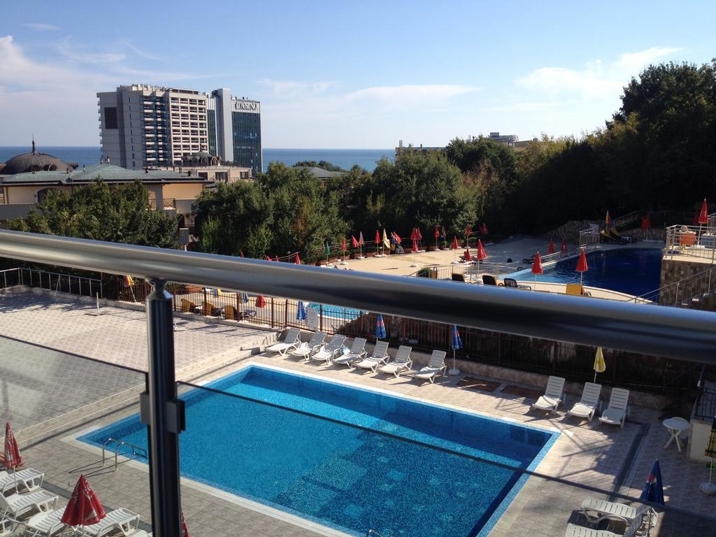 Apartments Yalta ゴールデンサンド エクステリア 写真