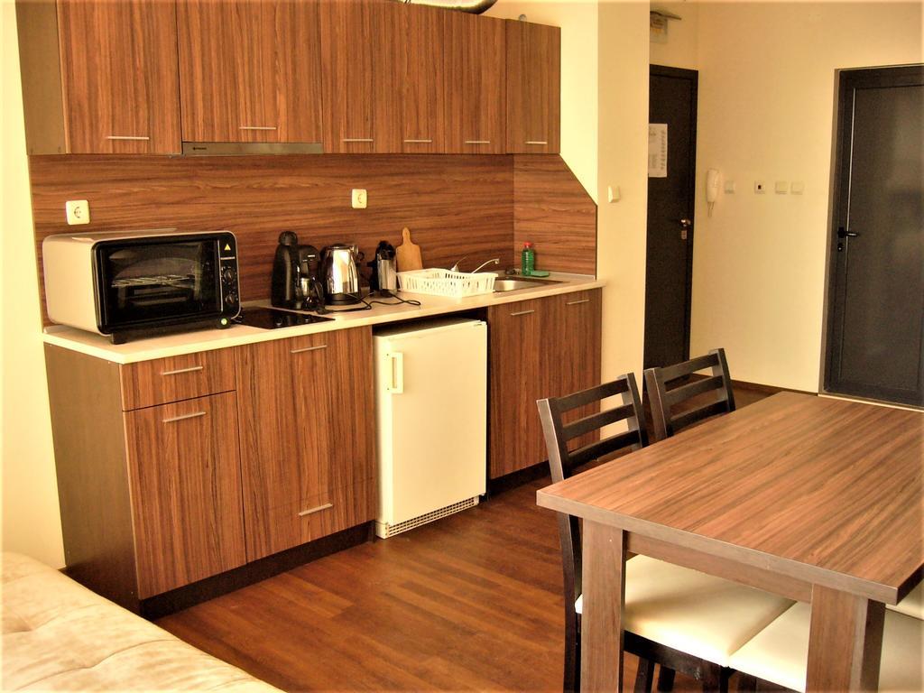 Apartments Yalta ゴールデンサンド エクステリア 写真