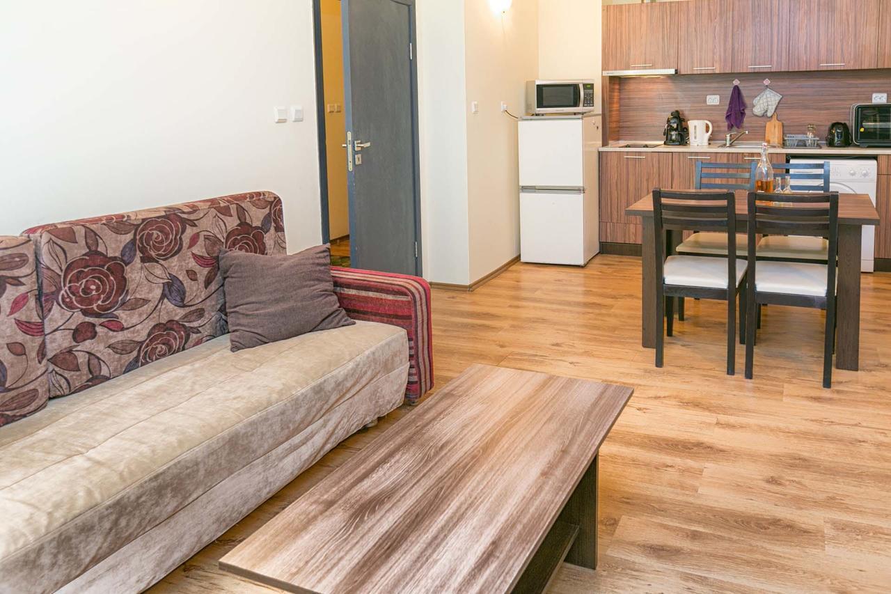 Apartments Yalta ゴールデンサンド エクステリア 写真