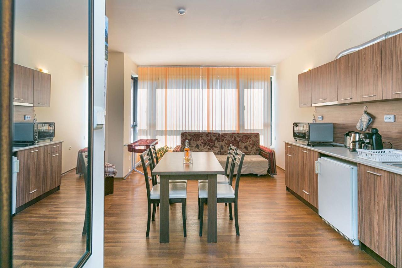 Apartments Yalta ゴールデンサンド エクステリア 写真
